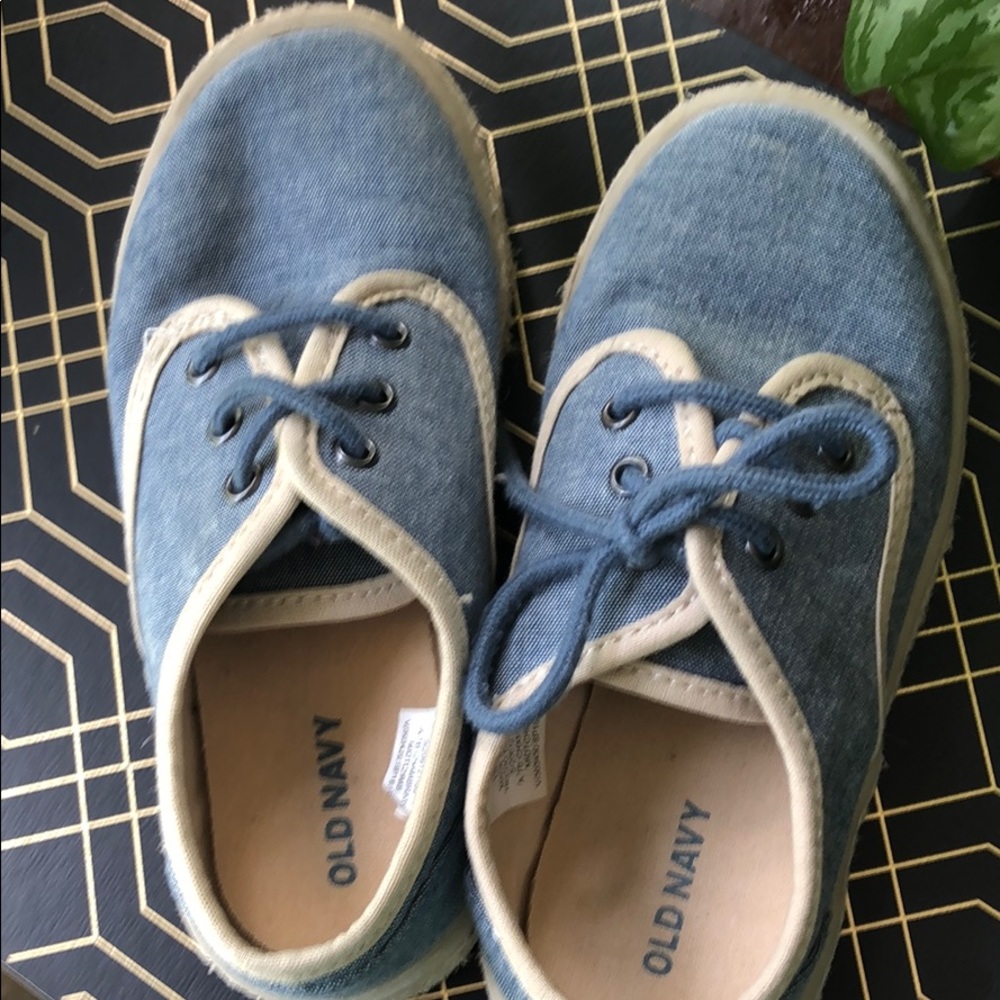 Boys Old Navy Summer Shoes - Picture 6 of 7